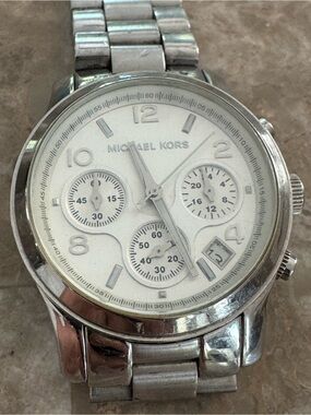 Michael Kors Women's Runway Silver-Tone Watch MK5076 38mm 6.5”